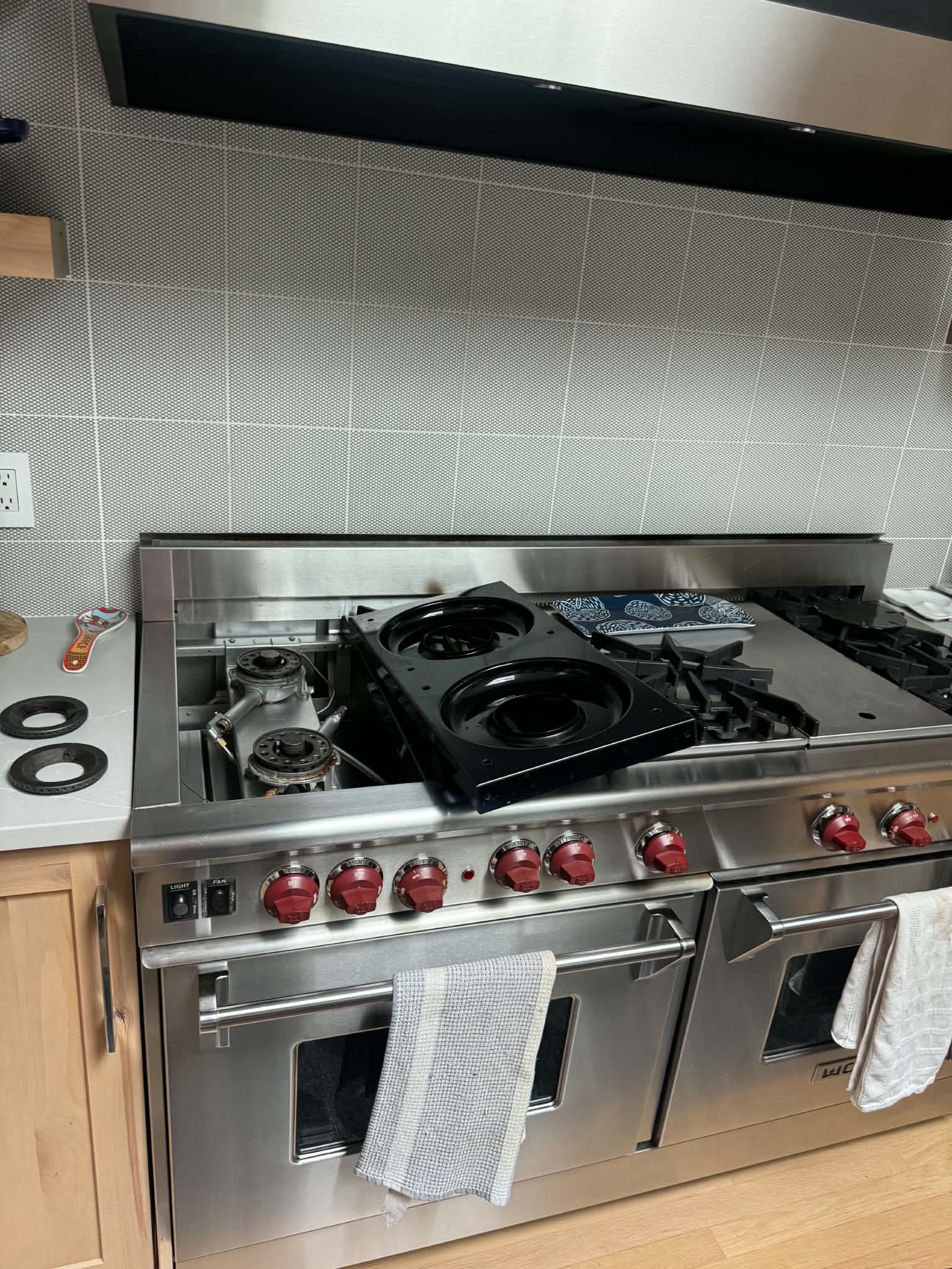 Appliance repair work photograph