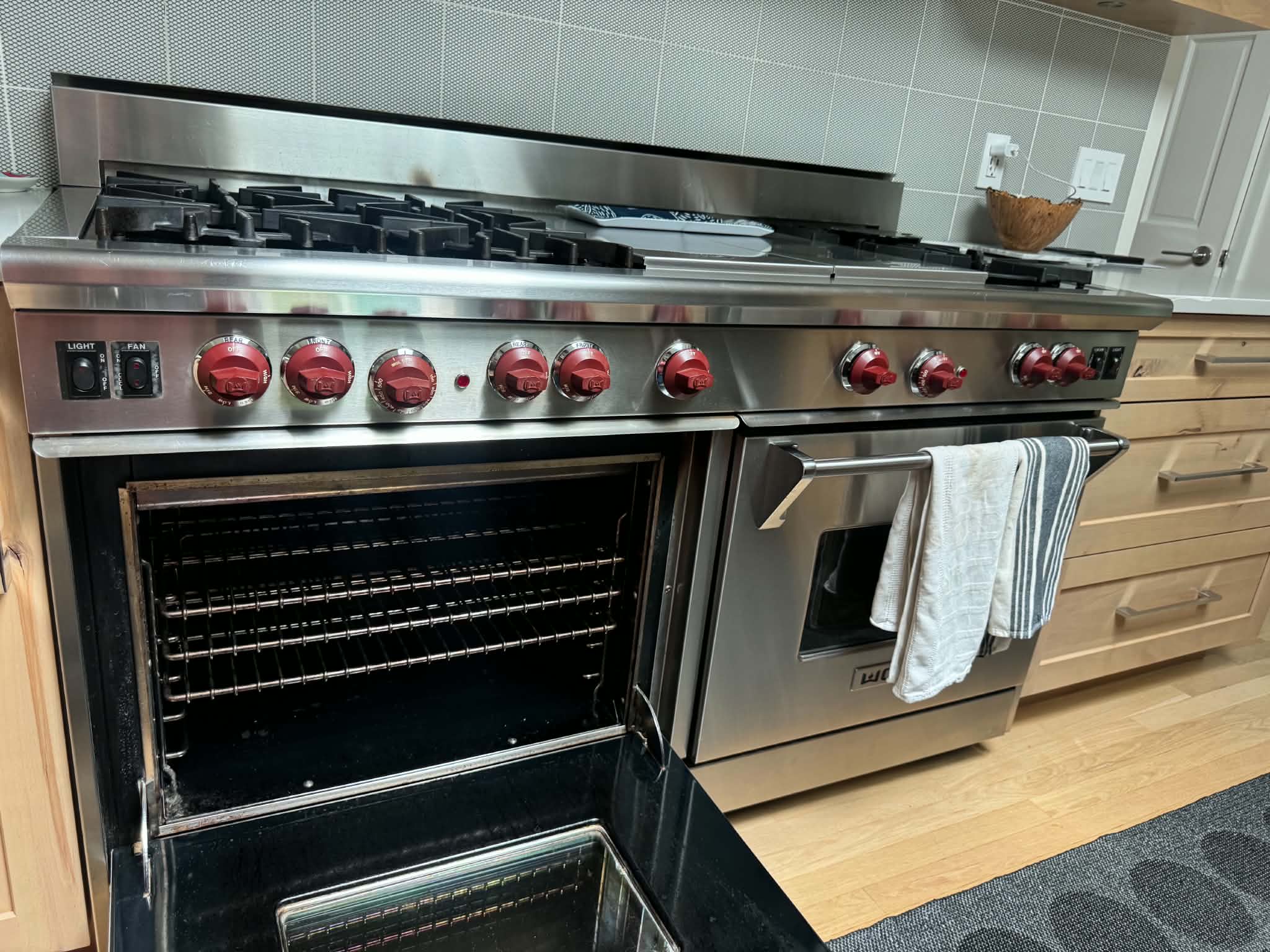 Appliance repair work photograph