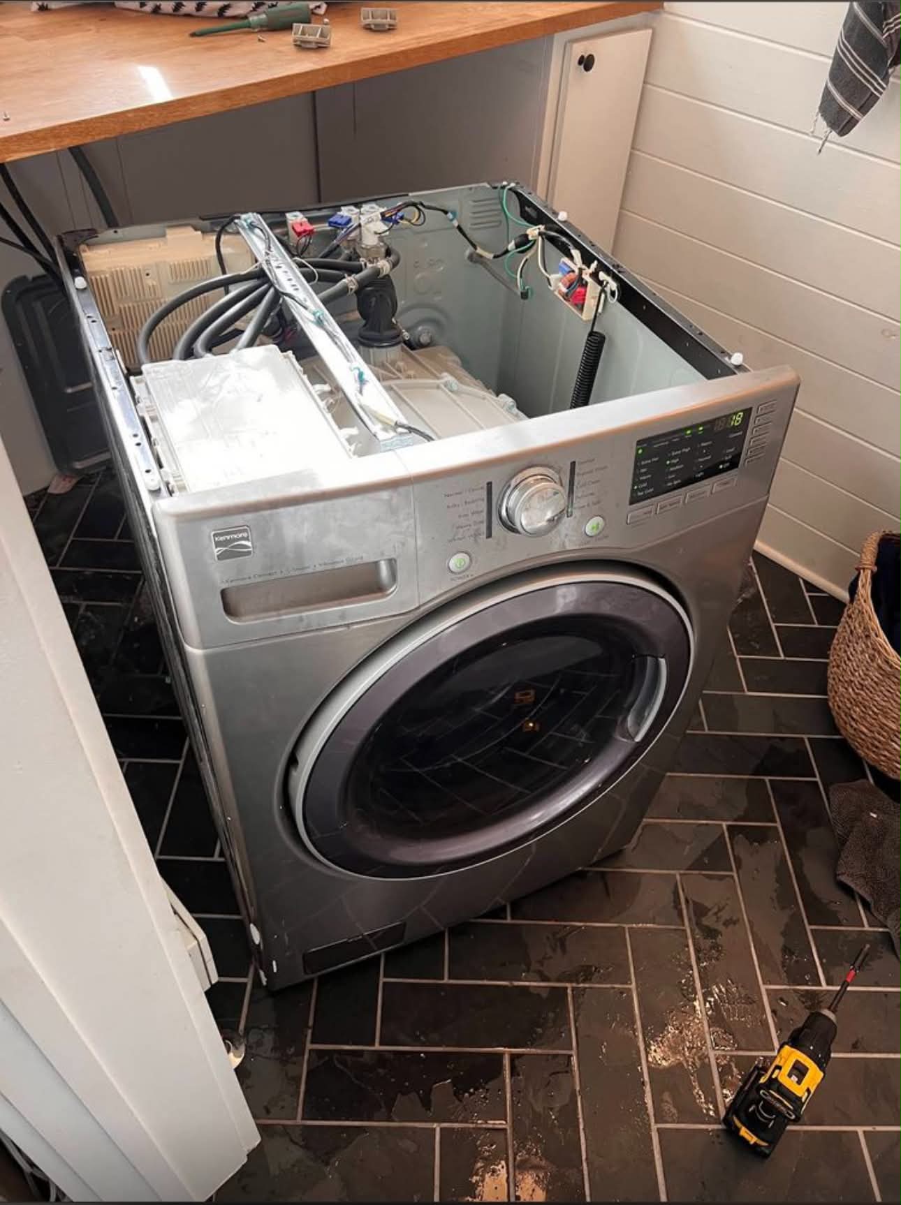 Appliance repair work photograph